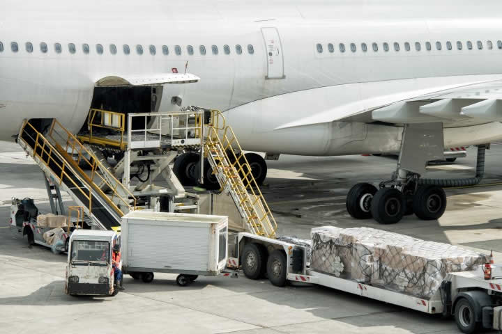 Paris Charles de Gaulle airport cargo handling