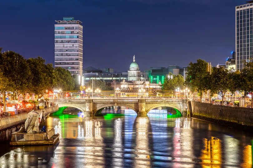 O'Connell bridge at night in Dublin city centre