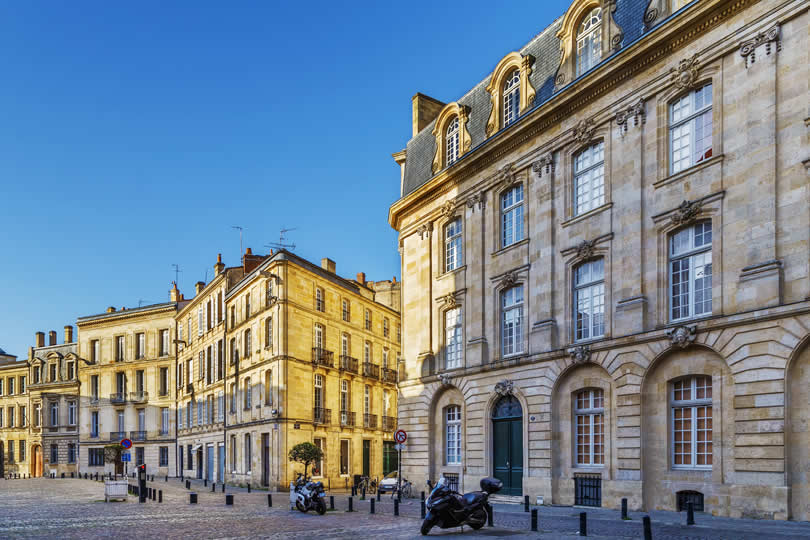 Old town square Bordeaux