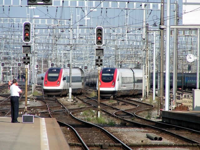 Trains arriving at Zurich station